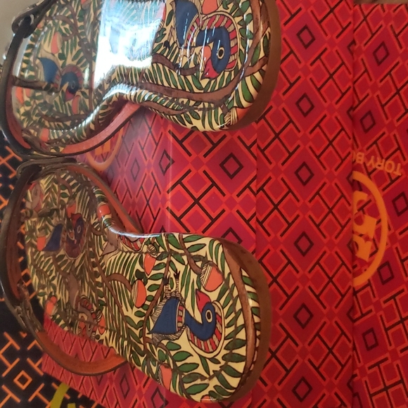 Slippers - Picture 5 of 5